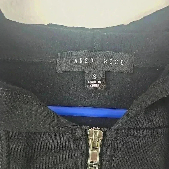 Faded Rose Cropped hoodie - Picture 4 of 9